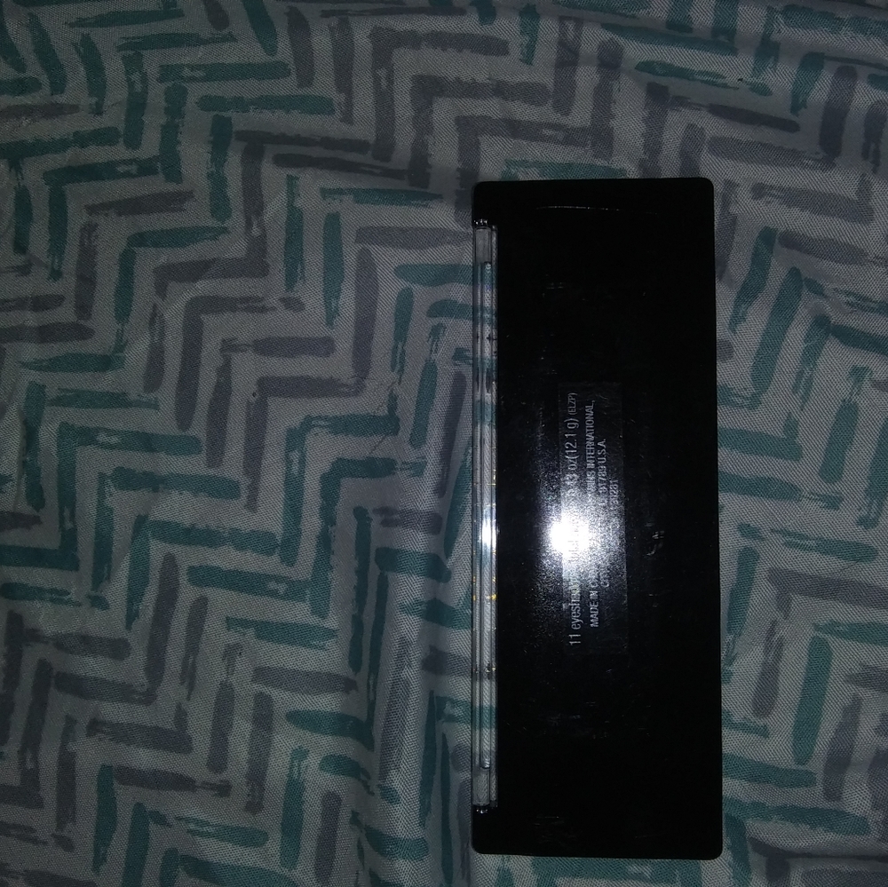 Makeup pallet - Picture 3 of 3